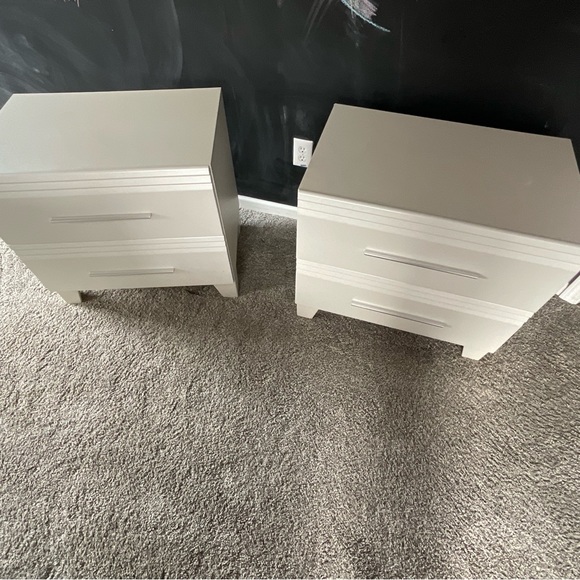 White nightstand set
